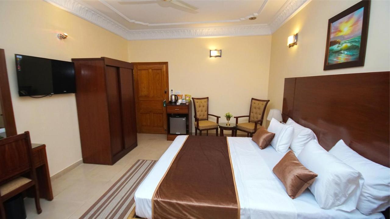 World Inn Hotel Karachi Exteriör bild