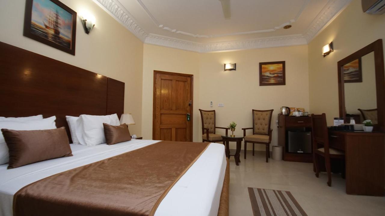 World Inn Hotel Karachi Exteriör bild