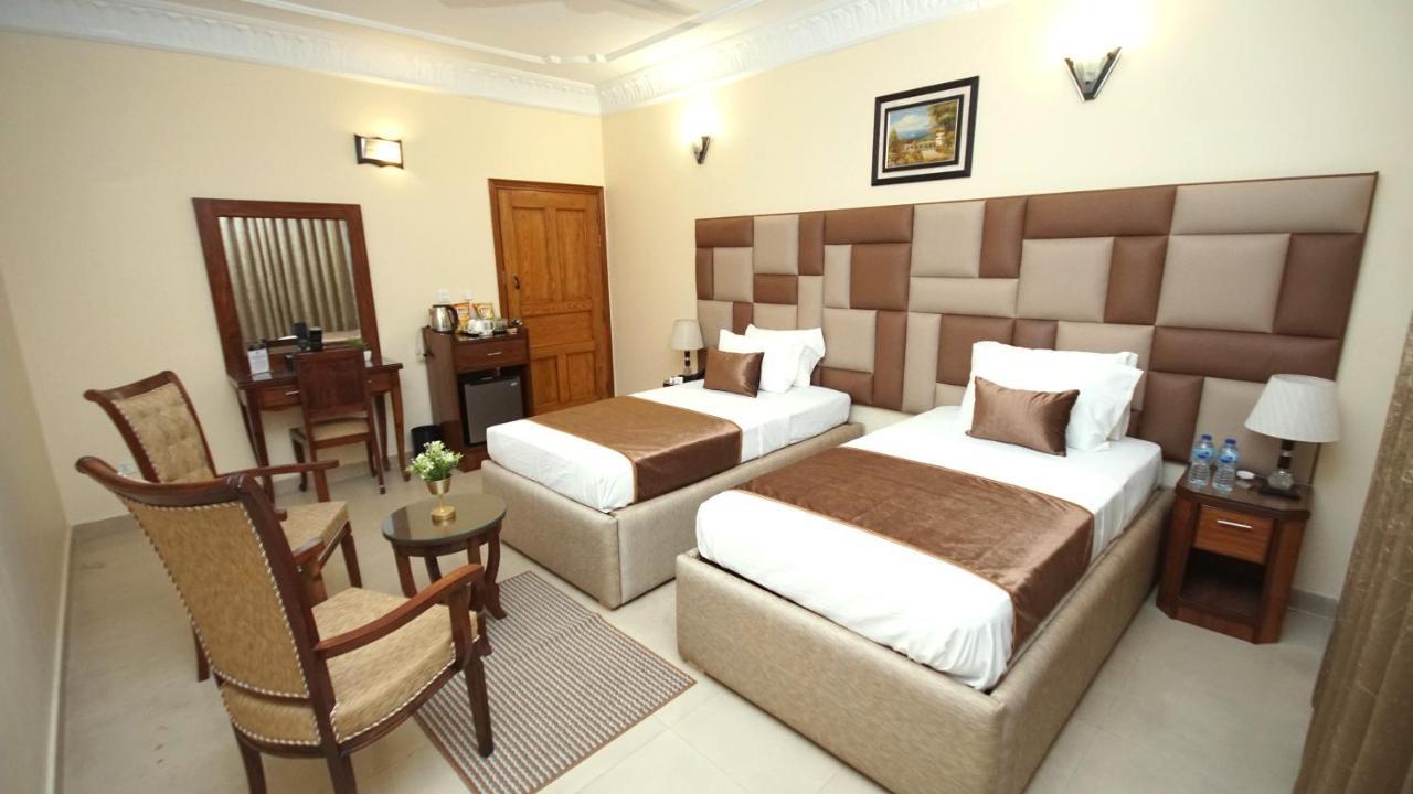 World Inn Hotel Karachi Exteriör bild