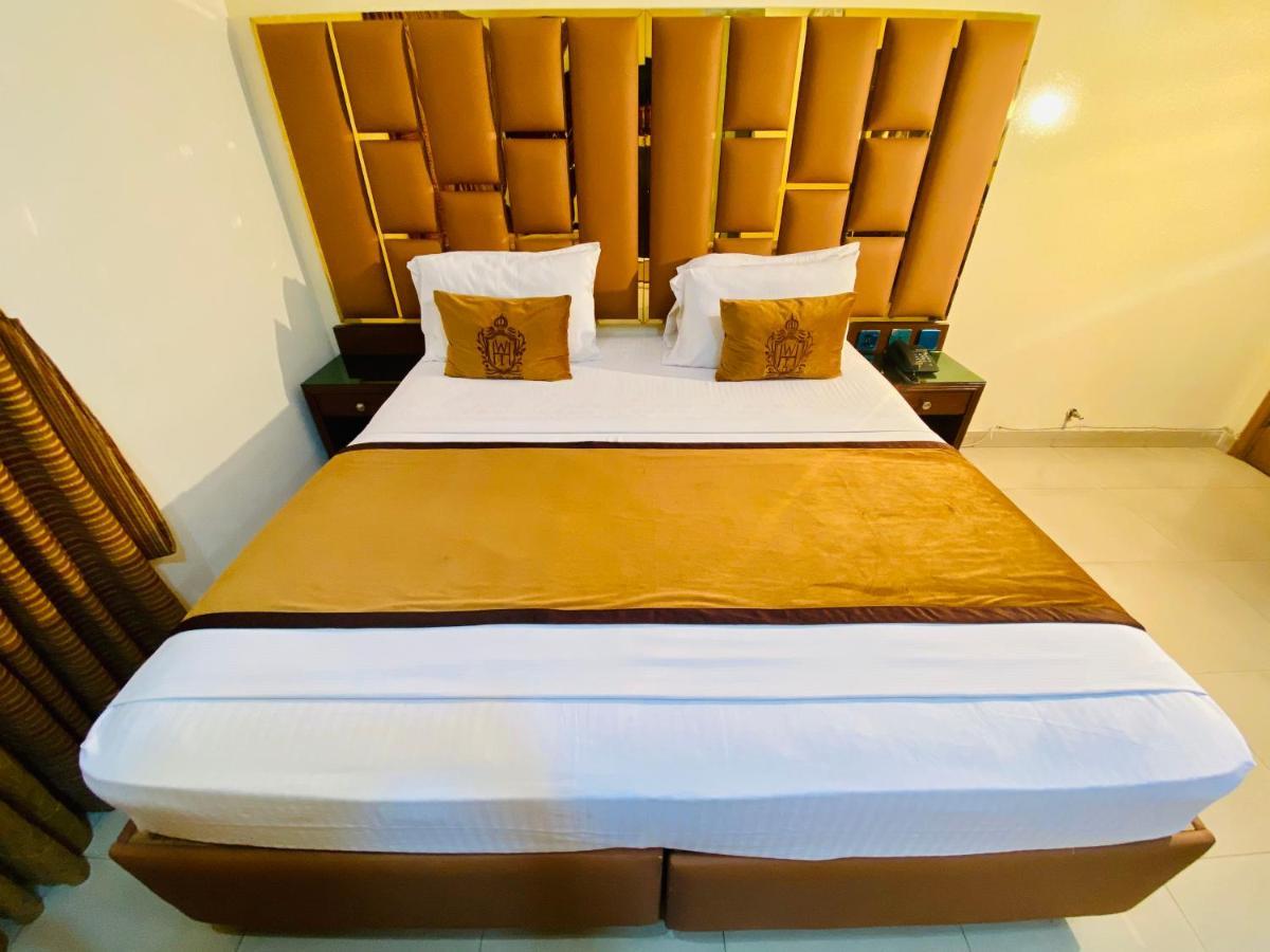 World Inn Hotel Karachi Exteriör bild