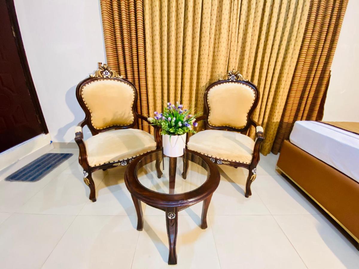 World Inn Hotel Karachi Exteriör bild